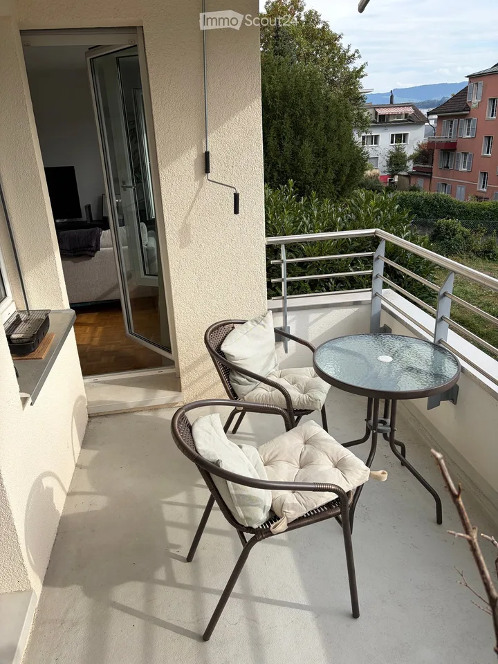 Wunderschöne 1.5-Zimmer-Wohnung mit Balkon und Seesicht zur Untermiete in Meilen – unbefristet
