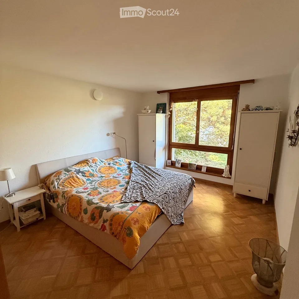 Bright 4.5-room apartment with a view in Lamboing