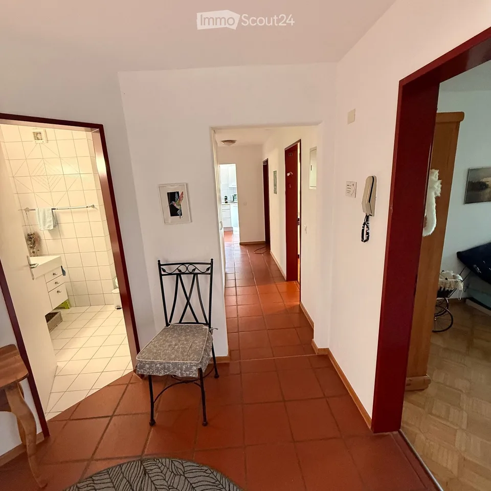 Bright 4.5-room apartment with a view in Lamboing