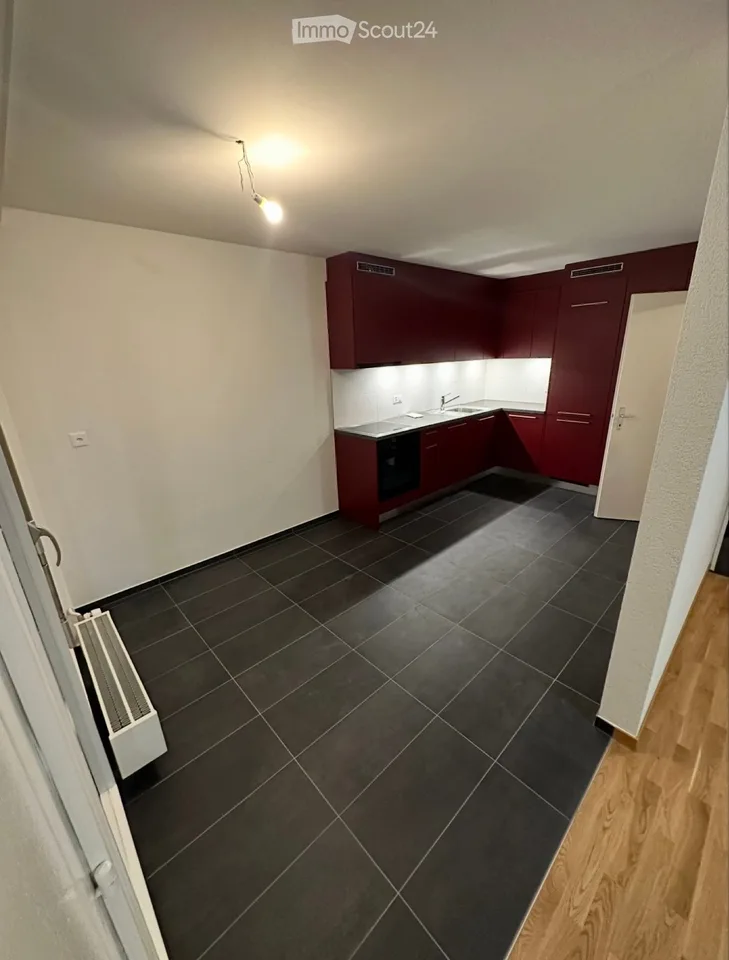 Wohnung mit 4,5 Zimmern im 4. Stock
