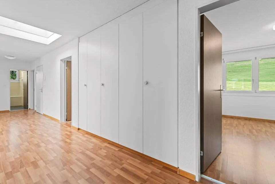 Spacious 5.5-room attic apartment with 72 m² terrace and panoramic view