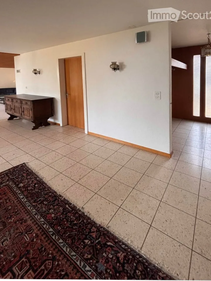 Casa unifamiliare indipendente, grande terreno, posizione esclusiva su una collina, privacy, vantaggiosa in termini di tasse – foto 6 di 12
