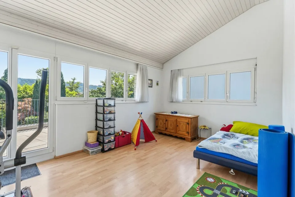 Modern. Spacious. Unique. 7½-room single-family house with pool – photo 18 of 20