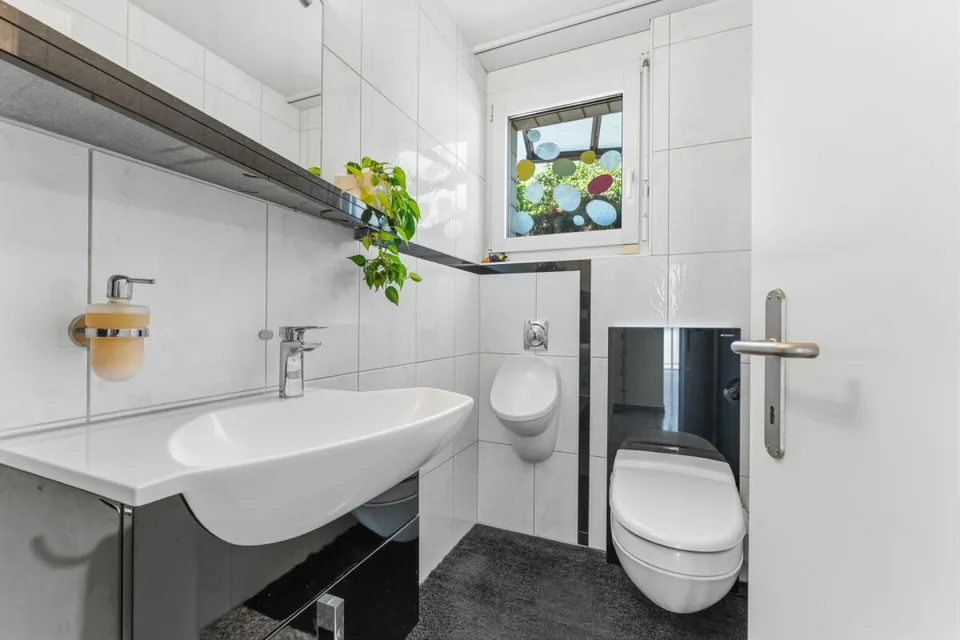 Modern. Spacious. Unique. 7½-room single-family house with pool – photo 15 of 20