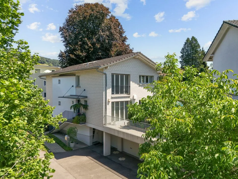 Modern. Spacious. Unique. 7½-room single-family house with pool – photo 2 of 20