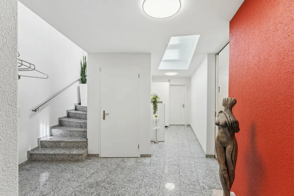 Modern. Spacious. Unique. 7½-room single-family house with pool – photo 7 of 20