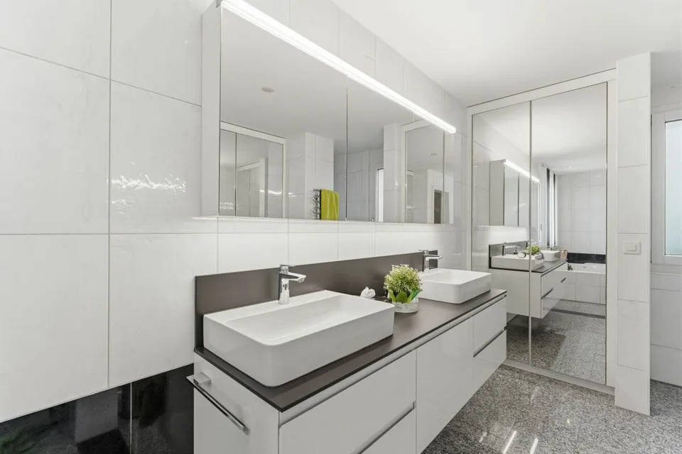Modern. Spacious. Unique. 7½-room single-family house with pool – photo 14 of 20