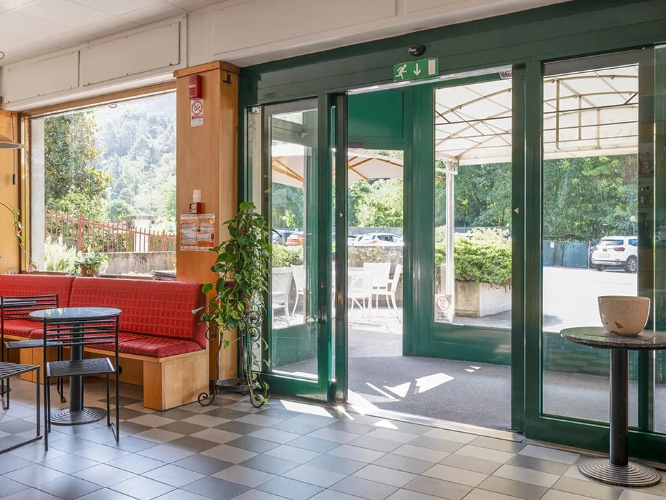 Hotel-, Gastronomie- und Wohnensemble in Chiavenna – Foto 2 von 14
