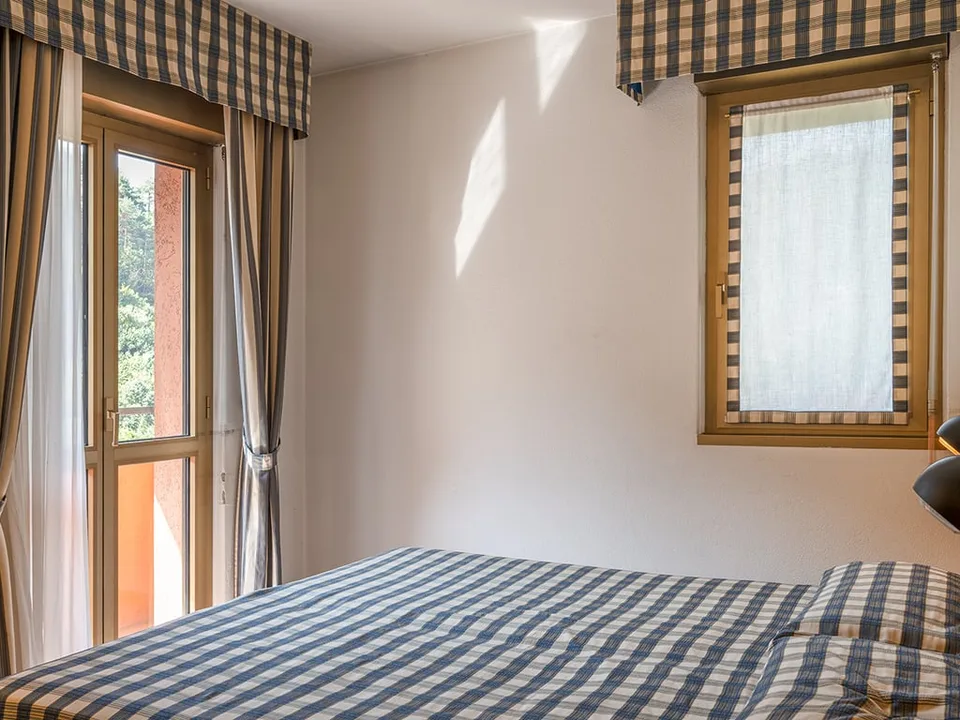 Hotel-, Gastronomie- und Wohnensemble in Chiavenna – Foto 6 von 14