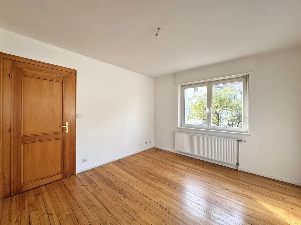 Belle maison familiale T.6 sur un terrain de 10,81 ares – photo 3 sur 12