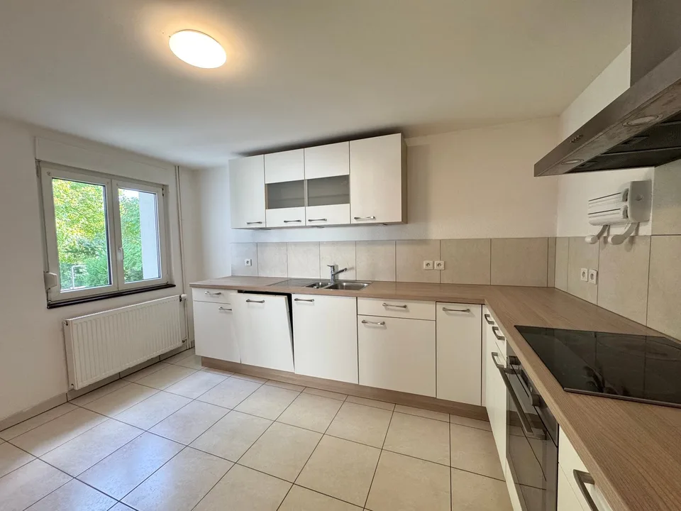 Belle maison familiale T.6 sur un terrain de 10,81 ares – photo 4 sur 12