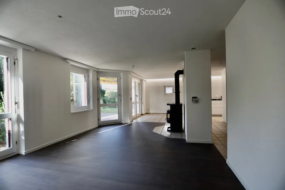 Neu Renoviertes EFH mit Garten & viel Wohnkomfort in Rafz