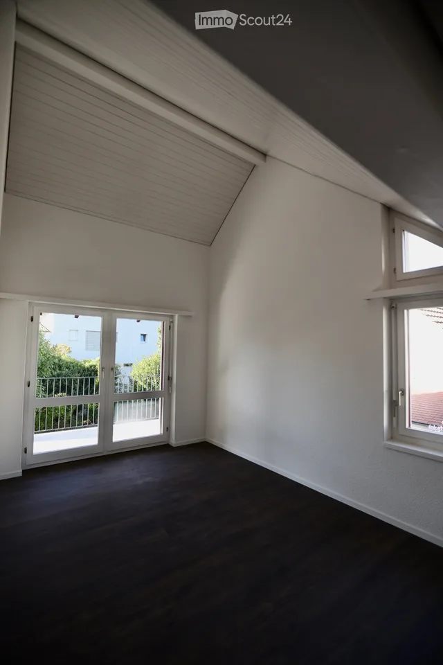 Neu Renoviertes EFH mit Garten & viel Wohnkomfort in Rafz