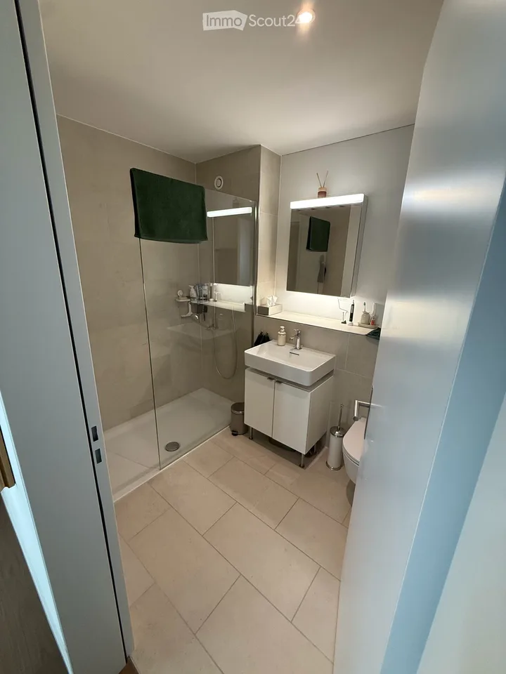 Appartement moderne 3.5 pièces neuf à Regensdorf