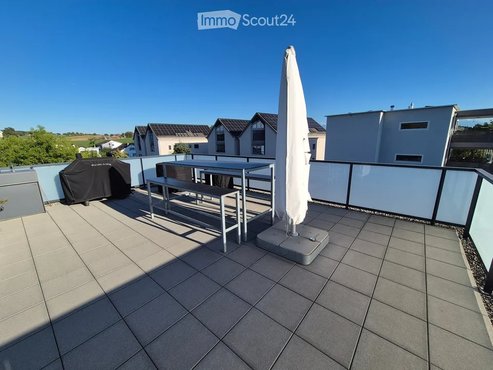 Modern 4.5-room attic apartment in Hochdorf – First-class living with a far-reaching view