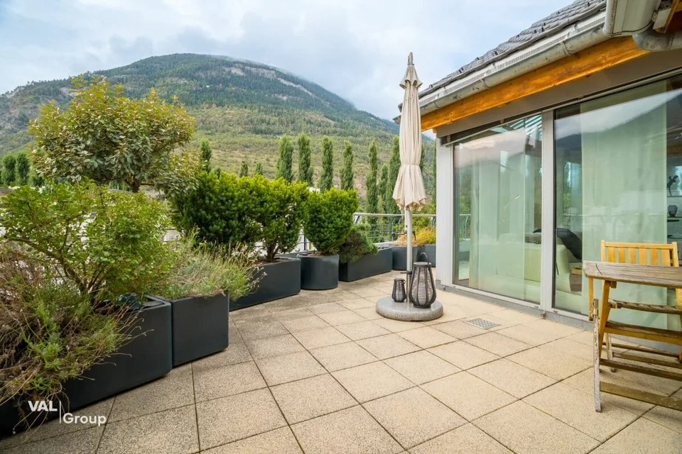 Appartamento attico esclusivo 4.5 locali con terrazza spaziosa e sauna a Visp