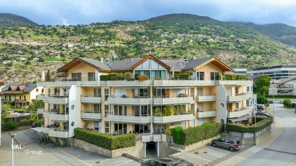 Appartamento attico esclusivo 4.5 locali con terrazza spaziosa e sauna a Visp