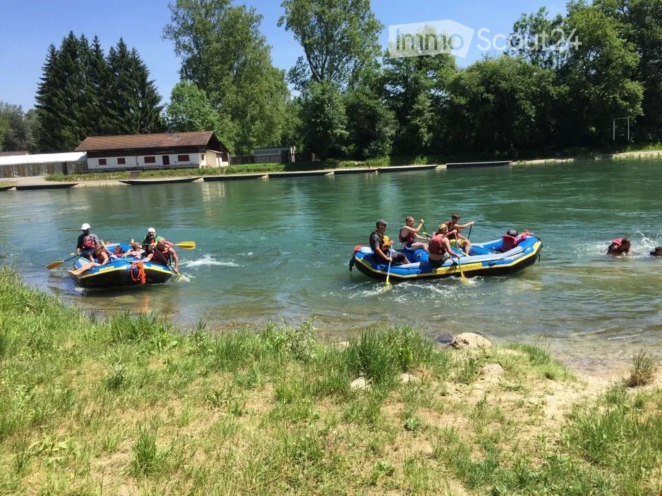 Appartement au bord du ruisseau du village avec beaucoup de lumière