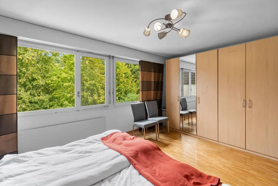 Familienfreundliches 7.5-Zimmer-Reihenhaus im STWE in Riehen! – Foto 8 von 13