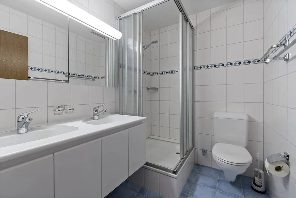 Familienfreundliches 7.5-Zimmer-Reihenhaus im STWE in Riehen! – Foto 7 von 13