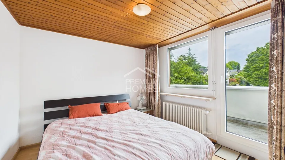 Casa familiare da sogno con camino e giardino soleggiato – foto 11 di 24