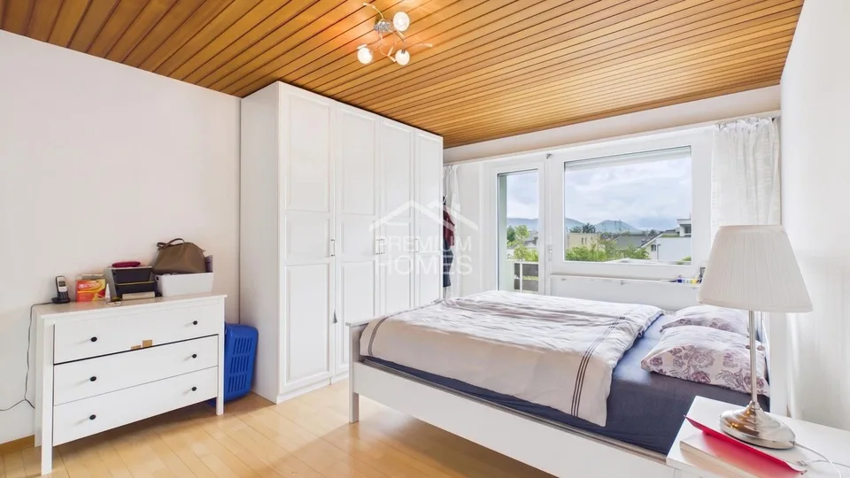 Casa familiare da sogno con camino e giardino soleggiato – foto 10 di 24