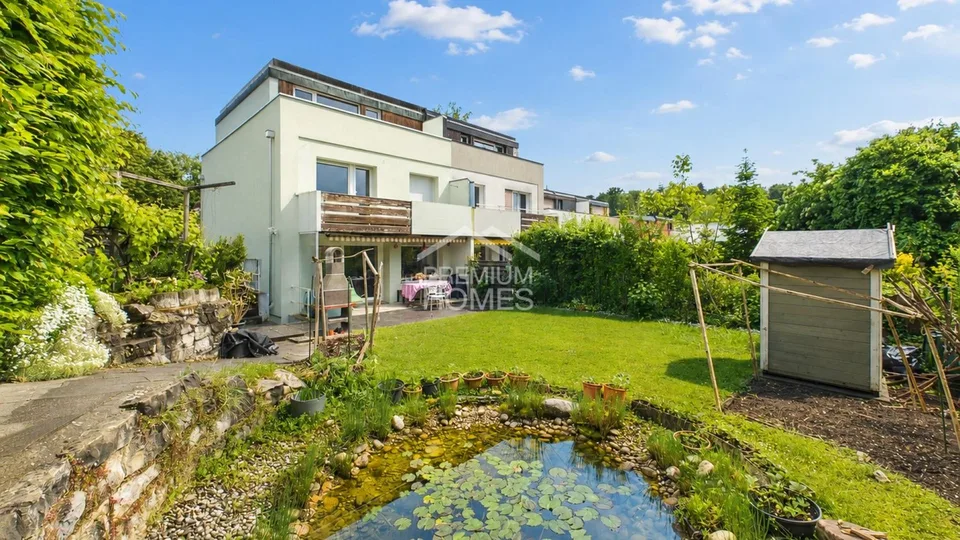 Casa familiare da sogno con camino e giardino soleggiato – foto 2 di 24