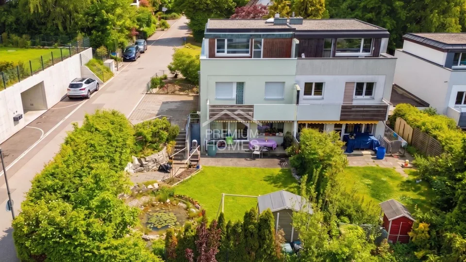 Casa familiare da sogno con camino e giardino soleggiato – foto 3 di 24