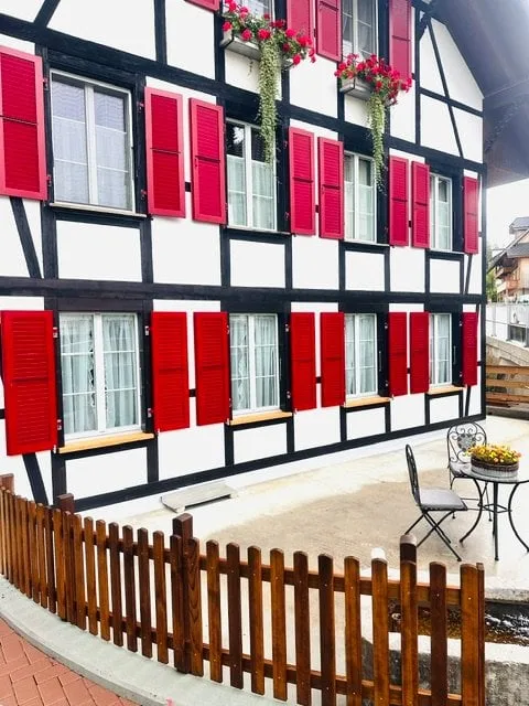 Newly renovated 3-room apartment with idyllic seating area