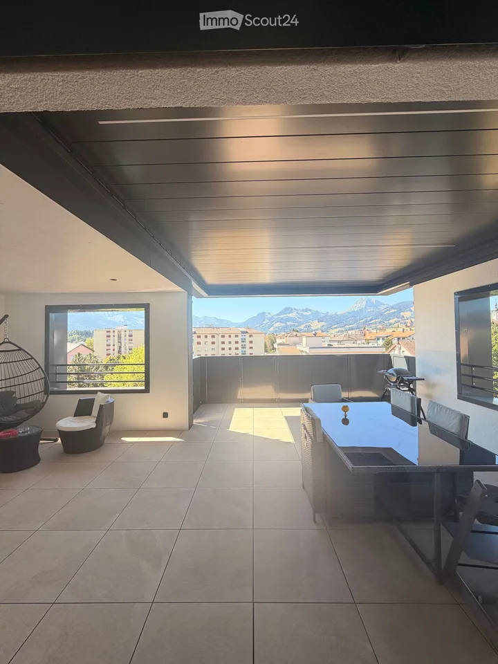 Wohnung 5,5 Zimmer von hohem Standard in der Attika