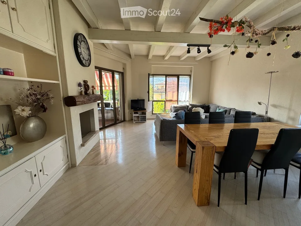 5,5 Zimmer – 140 m² – Schwimmbad – 2 Parkplätze – 200 m vom See