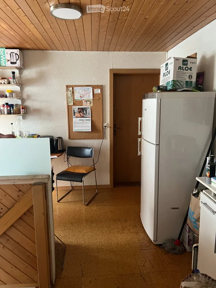 Möbliertes Zimmer mit Dusche/WC zu vermieten