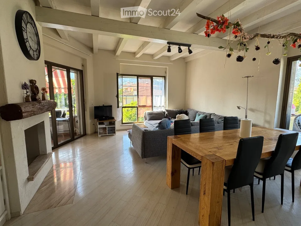 5,5 Zimmer 140 m² Schwimmbad 2 Parkplätze 200 m vom See