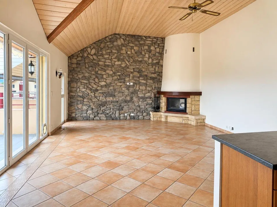 Ampio appartamento di 3,5 locali con grande balcone-terrazza – foto 2 di 13