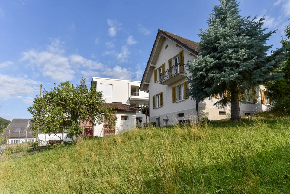 Bauland mit Altliegenschaft an bevorzugter Aussichtslage – Foto 3 von 10