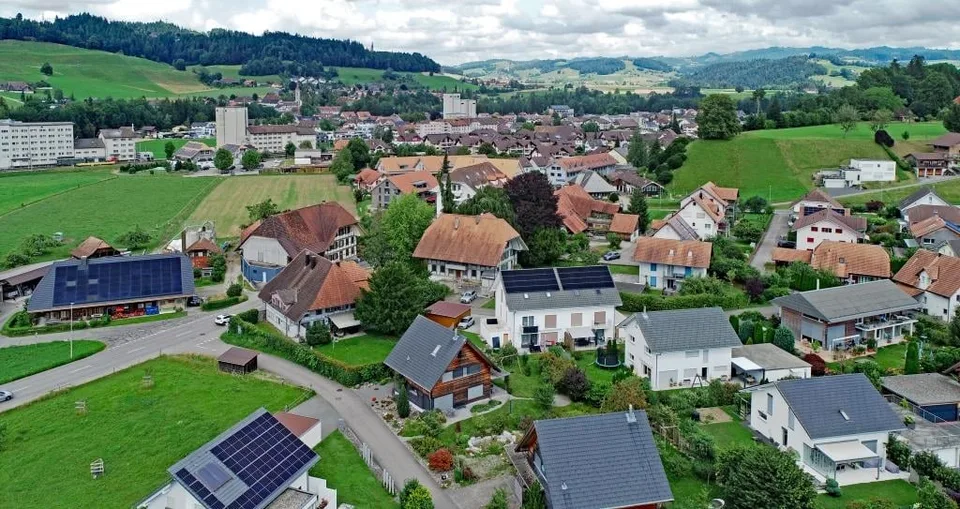 Un edificio residenziale unico e bellissimo con tre appartamenti enormi, che potrebbero anche essere ideali come ufficio – foto 7 di 29