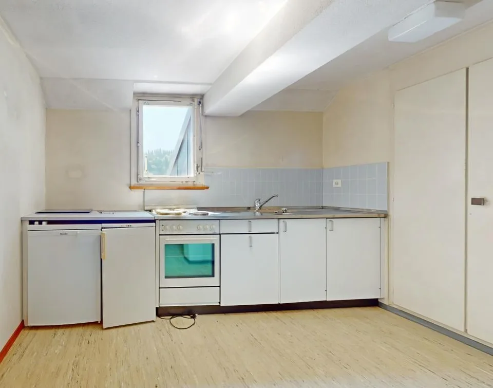 Un edificio residenziale unico e bellissimo con tre appartamenti enormi, che potrebbero anche essere ideali come ufficio – foto 10 di 29