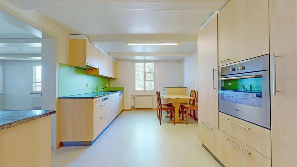 Un edificio residenziale unico e bellissimo con tre appartamenti enormi, che potrebbero anche essere ideali come ufficio – foto 12 di 29
