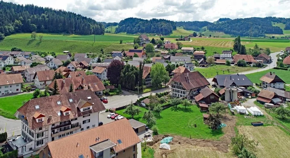 Un edificio residenziale unico e bellissimo con tre appartamenti enormi, che potrebbero anche essere ideali come ufficio – foto 8 di 29