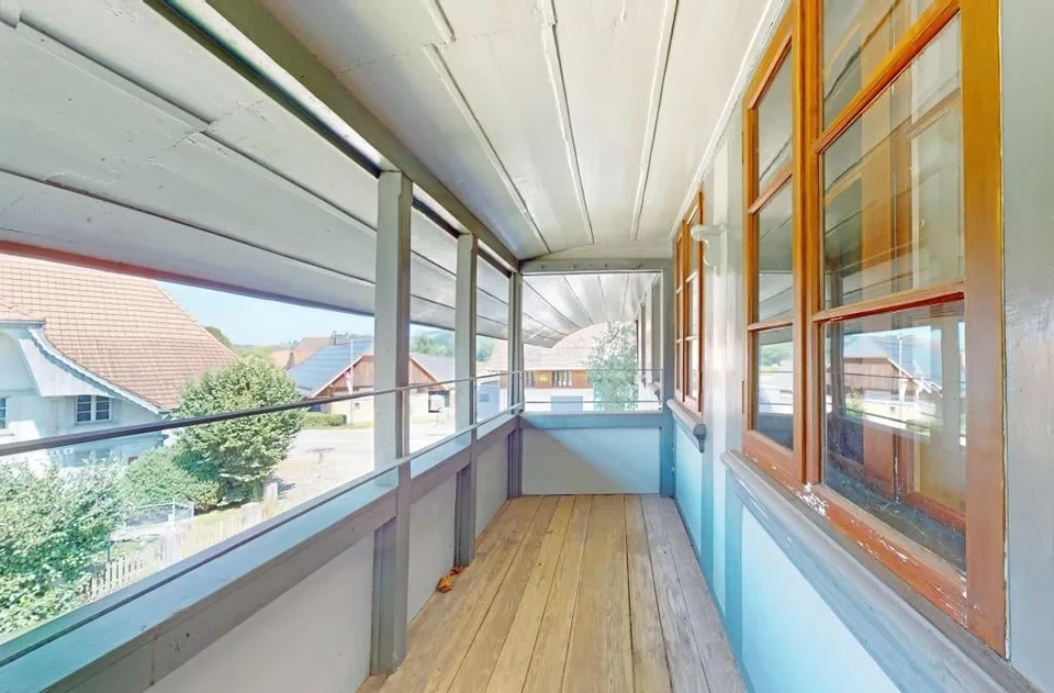 Un edificio residenziale unico e bellissimo con tre appartamenti enormi, che potrebbero anche essere ideali come ufficio – foto 27 di 29