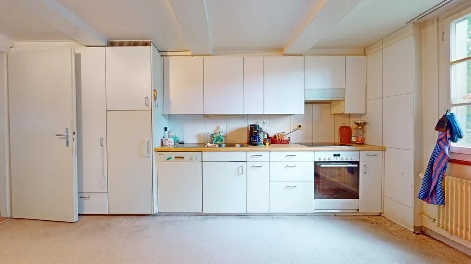 Un edificio residenziale unico e bellissimo con tre appartamenti enormi, che potrebbero anche essere ideali come ufficio – foto 11 di 29