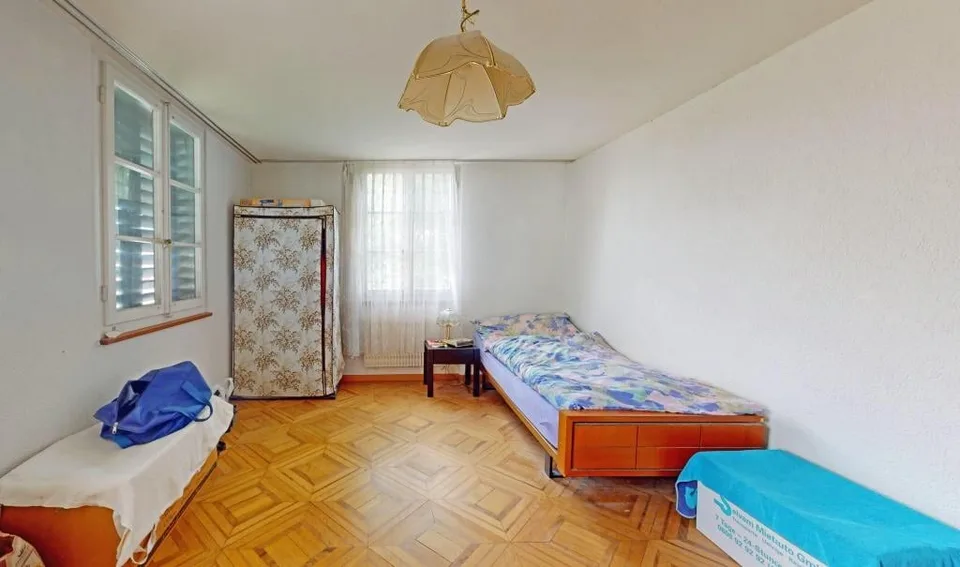 Un edificio residenziale unico e bellissimo con tre appartamenti enormi, che potrebbero anche essere ideali come ufficio – foto 23 di 29