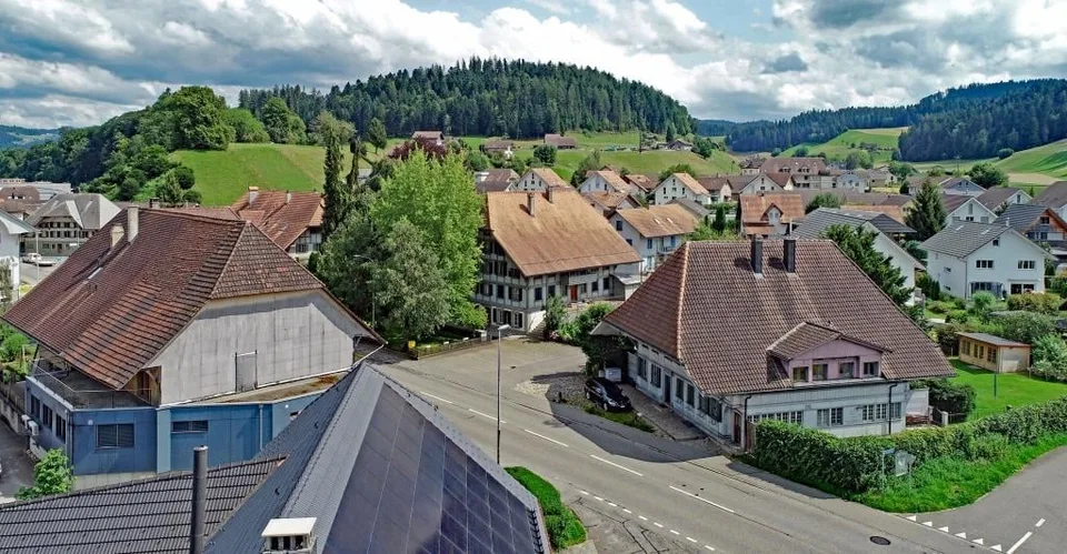 Un edificio residenziale unico e bellissimo con tre appartamenti enormi, che potrebbero anche essere ideali come ufficio – foto 9 di 29