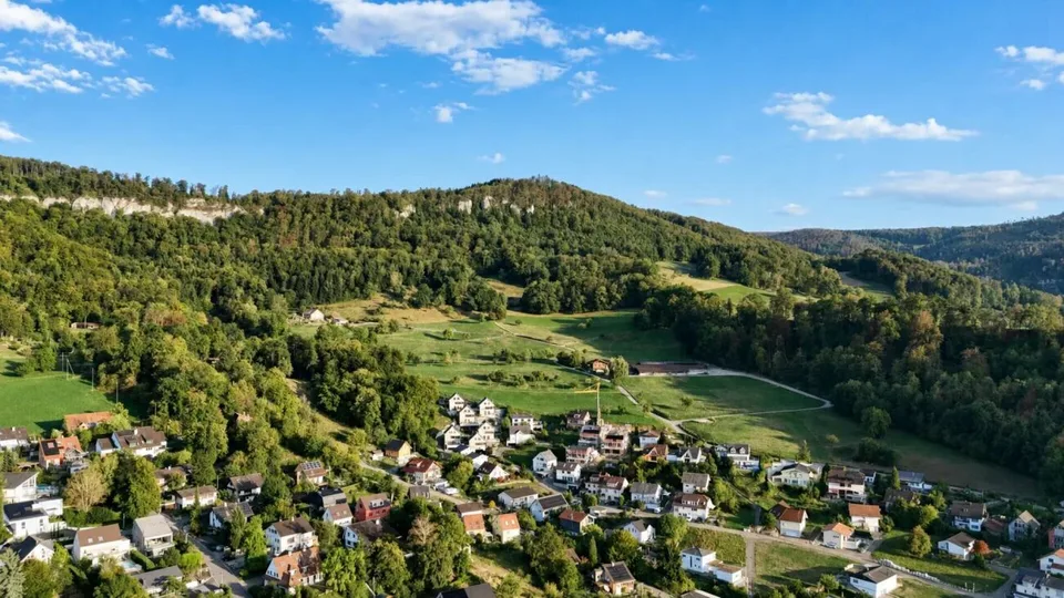 1'507 m2 Bauland an sonniger Lage mit renovationsbedürftigem Einfamilienhaus – Foto 20 von 20
