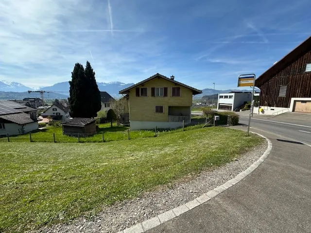 Terrain à bâtir attractif avec pente sud et vue panoramique en droit de construction – photo 2 sur 8