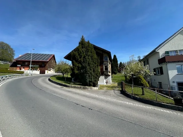 Terrain à bâtir attractif avec pente sud et vue panoramique en droit de construction – photo 8 sur 8