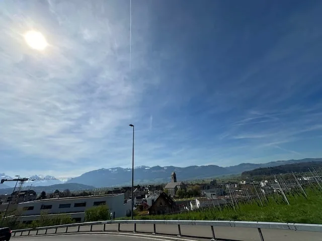 Terrain à bâtir attractif avec pente sud et vue panoramique en droit de construction – photo 4 sur 8