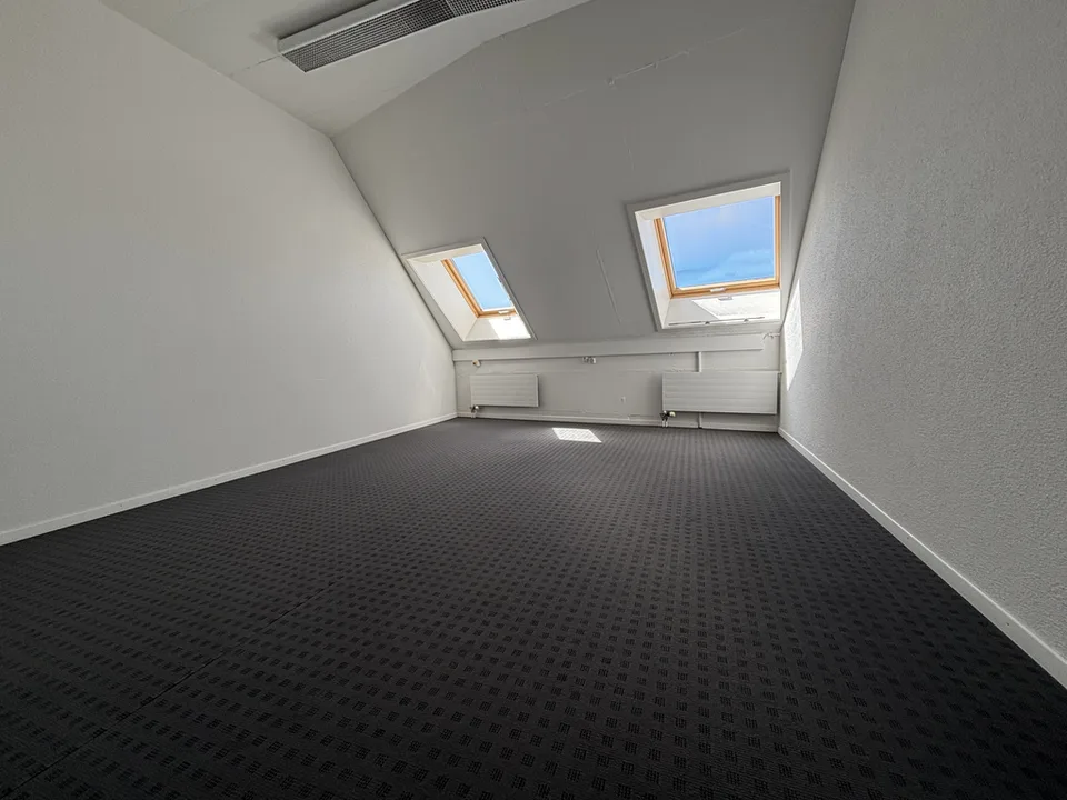 Spacious office space in Lilie Shoppingpoint – photo 6 of 9