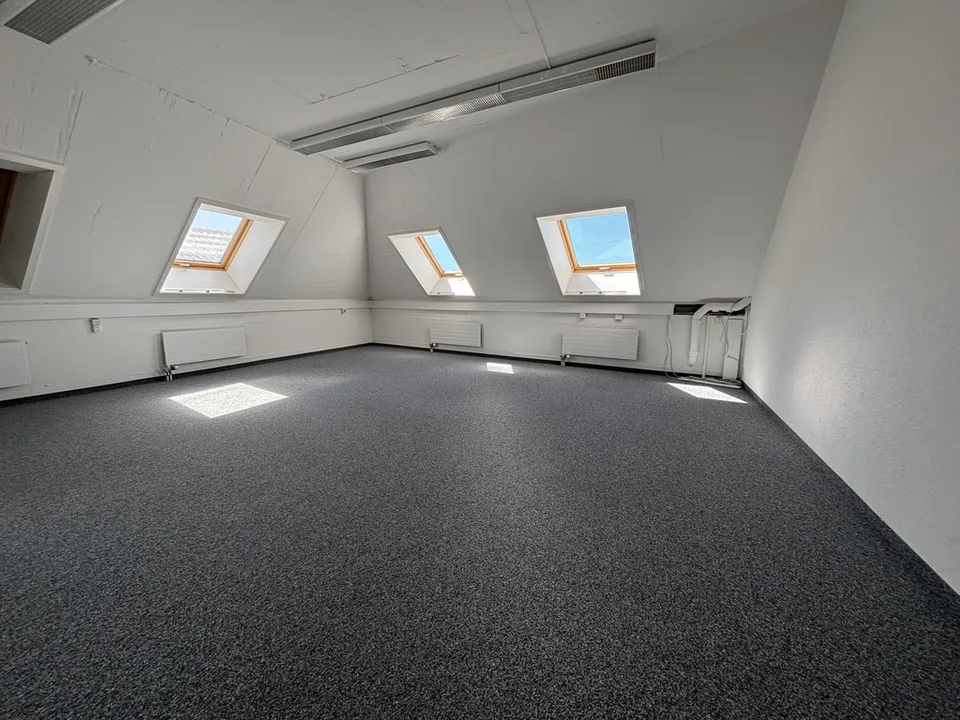 Spacious office space in Lilie Shoppingpoint – photo 4 of 9
