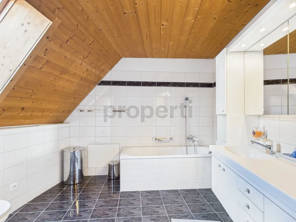 Appartamento mansardato di 5,5 locali con charme nel centro del villaggio di Malans – foto 22 di 26